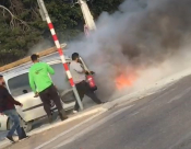  فيديو: احتراق مركبة في مدخل مدينة الرملة دون اصابات